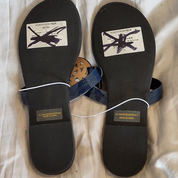 DV by Dolce Vita Navy Sandals - Picture 3 of 4